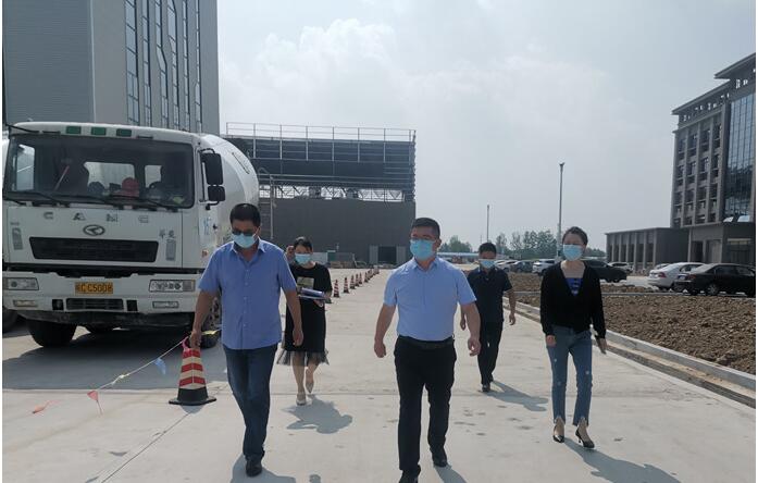 083001-387627.jpg 3159E3{MMGN`8{VAMB4`0{V.jpg